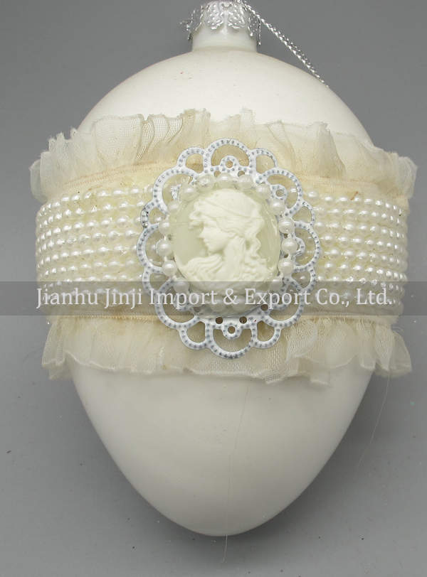 Glass easter egg with colour paint