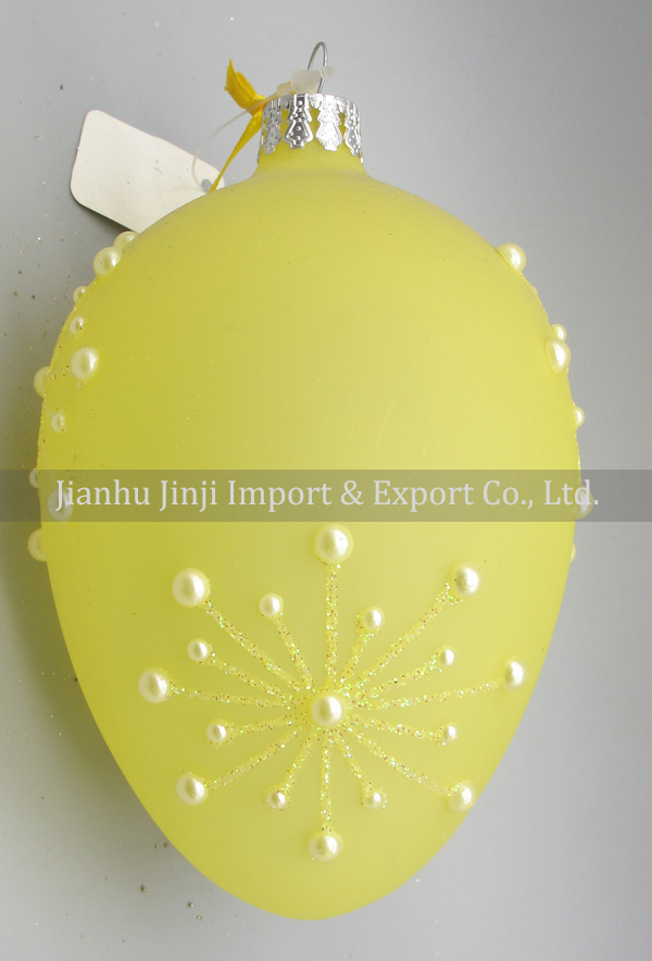 Glass easter egg with colour paint