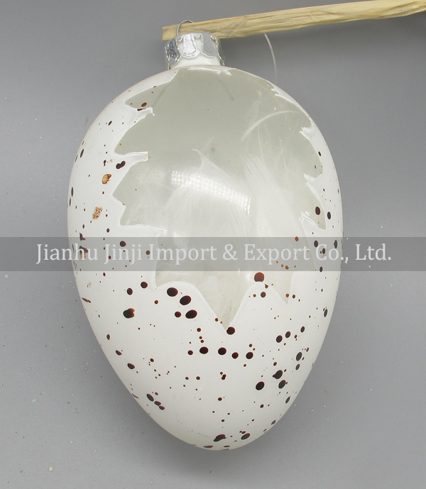 Glass easter egg with colour paint