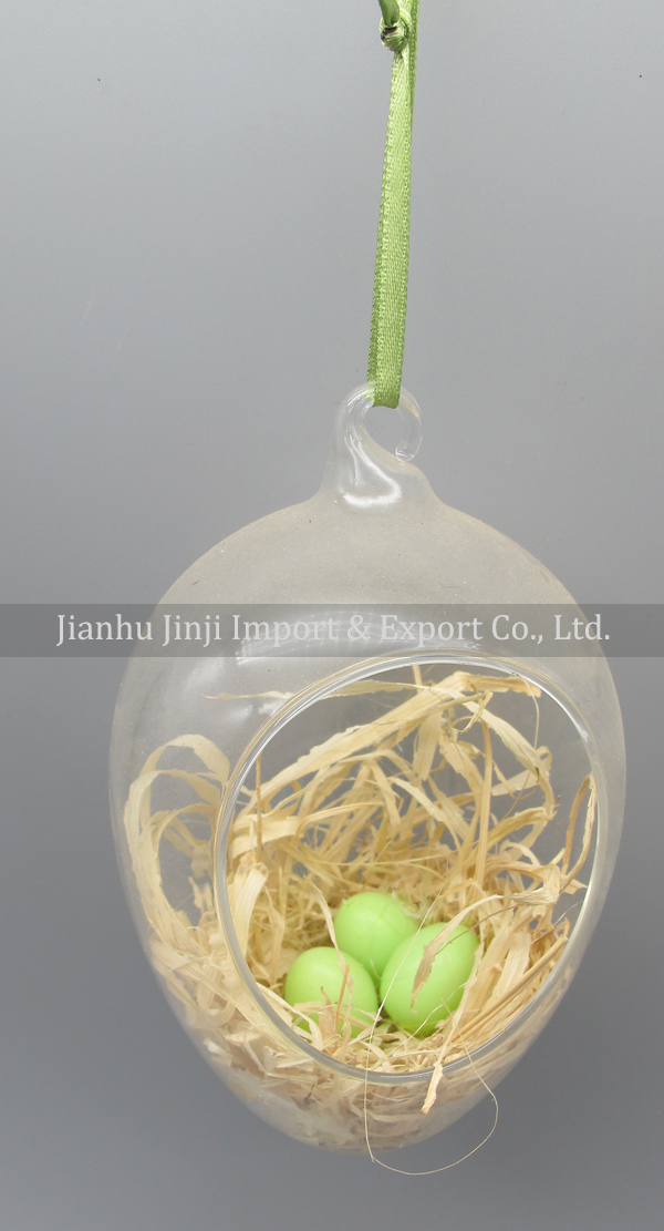 Glass easter egg with colour paint