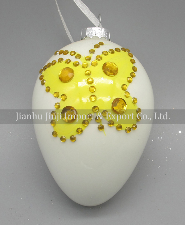 Glass easter egg with colour paint