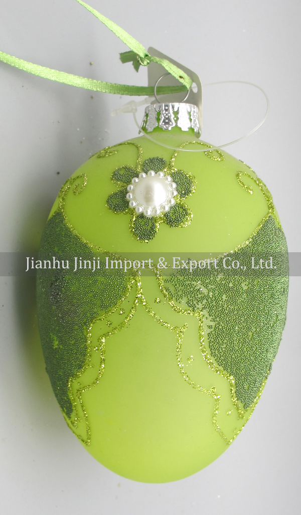 Glass easter egg with colour paint